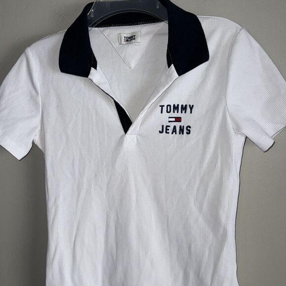 TOMMY HILFIGER TOMMY JEANS RIBBED CROP TOP POLO SHIRT - Picture 3 of 5